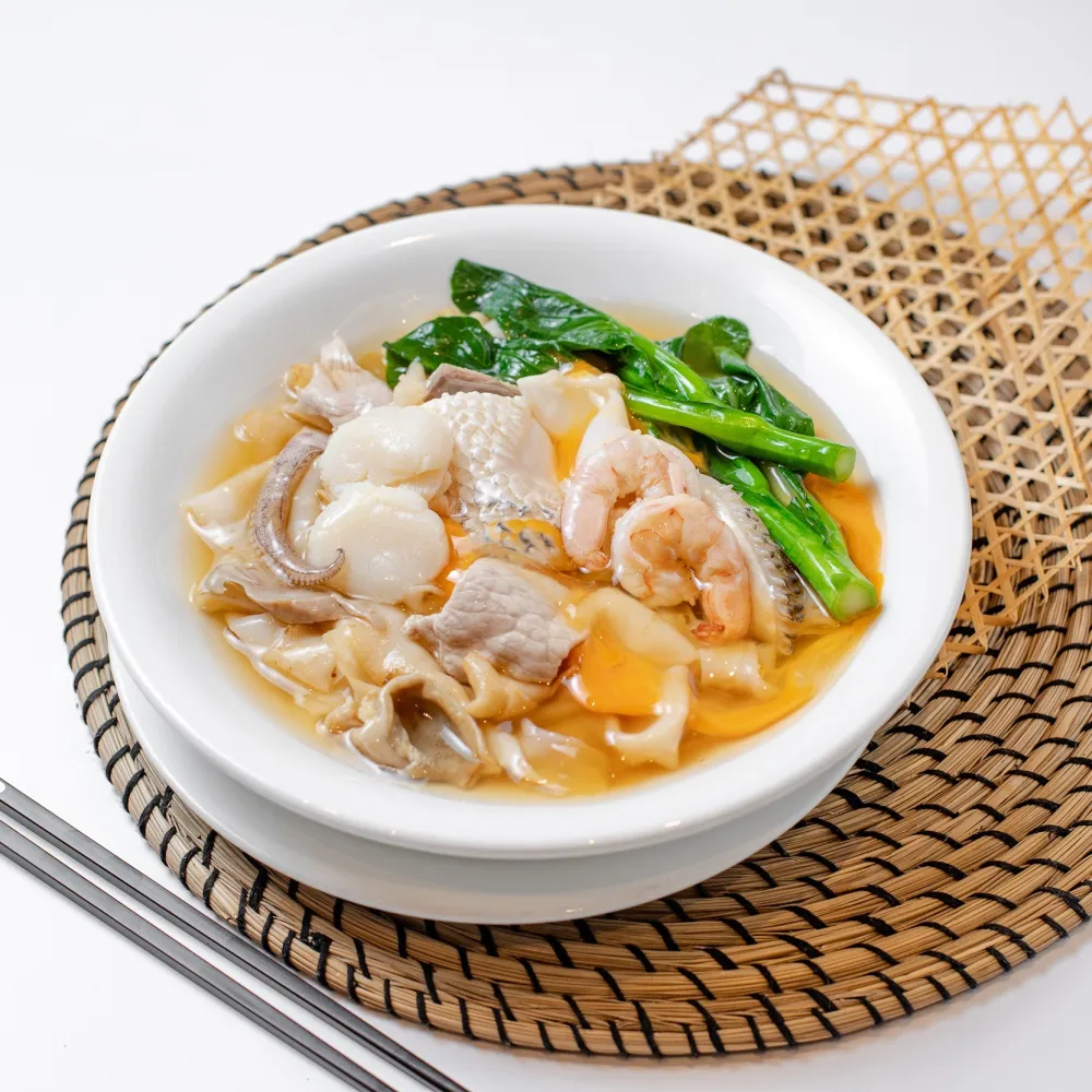Braised Hor Fun with Mixed seafood and Meat