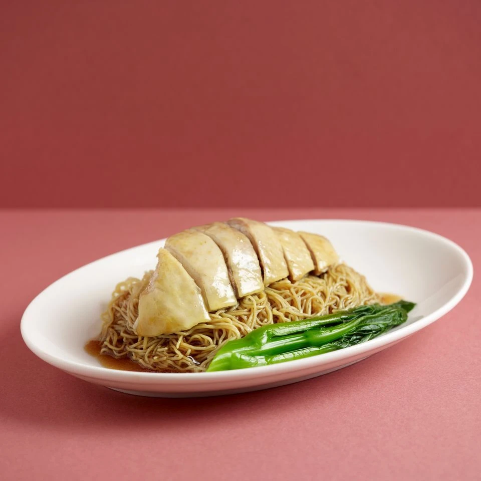 Steamed Kampung Chicken in Canton Style Noodle