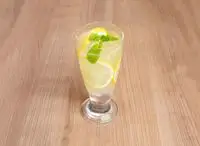 Homemade Sparkling Lemonade