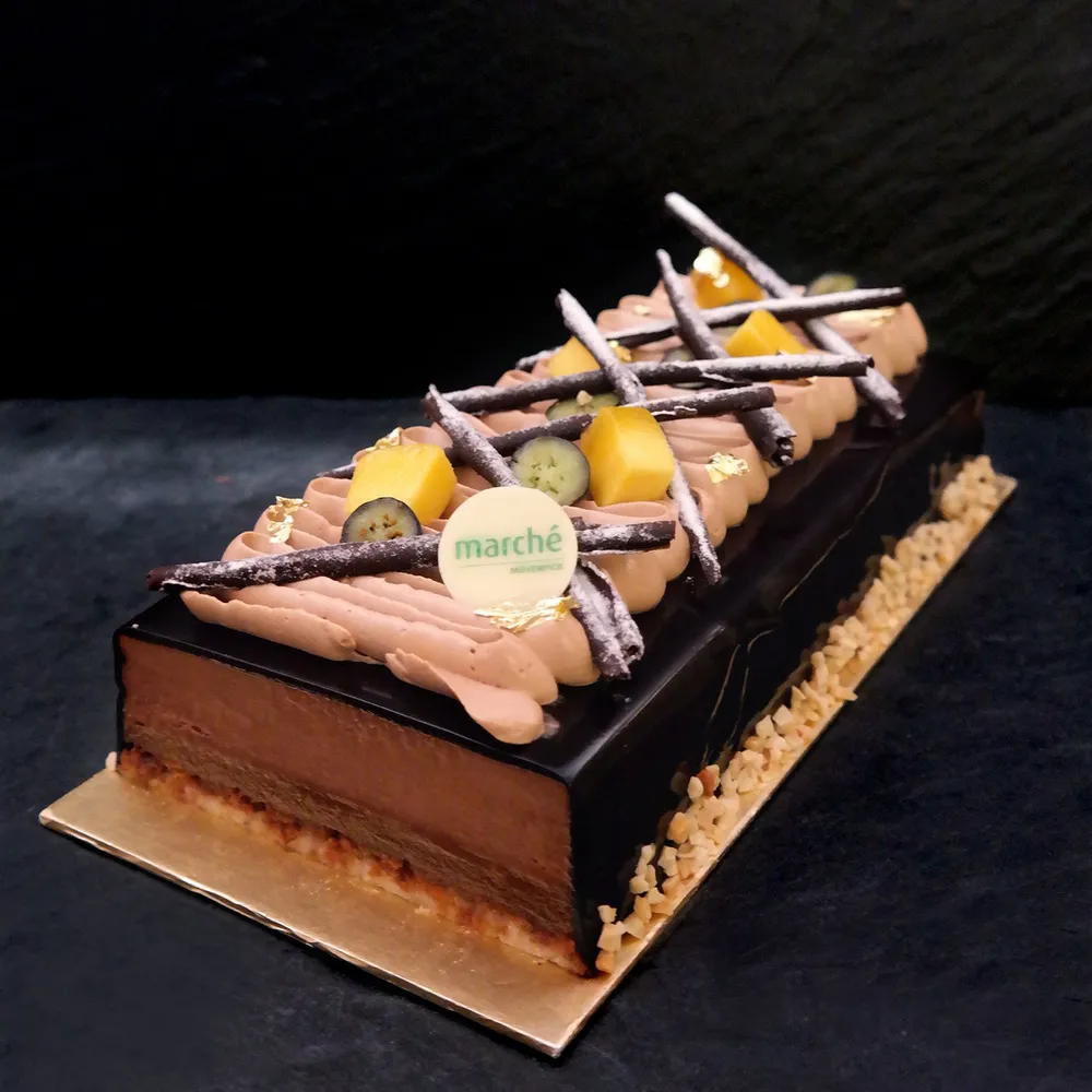 Praline Chocolate Cake - Whole
