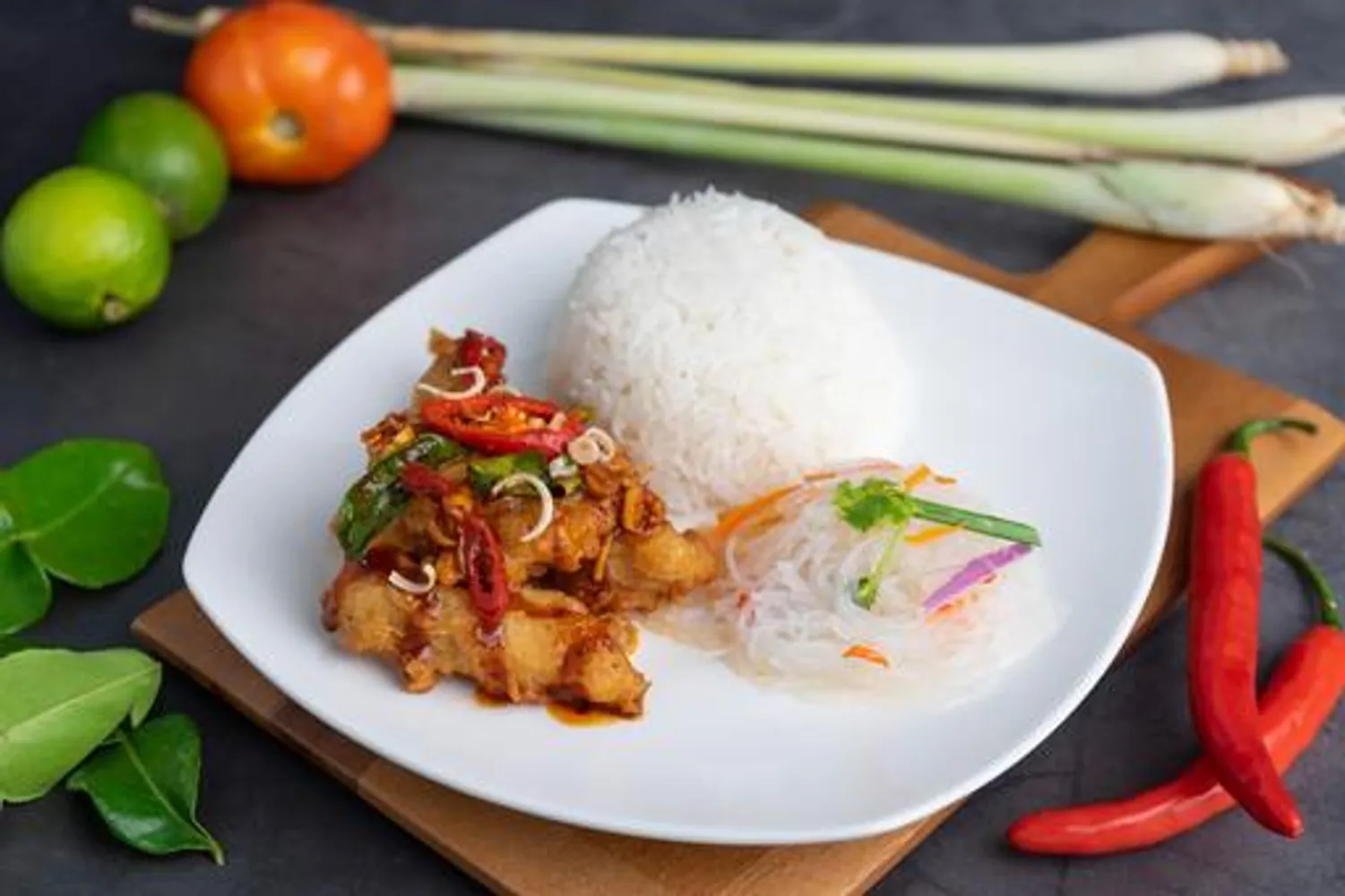 Y4 Crispy Fish Rice w Tom Yam Sauce