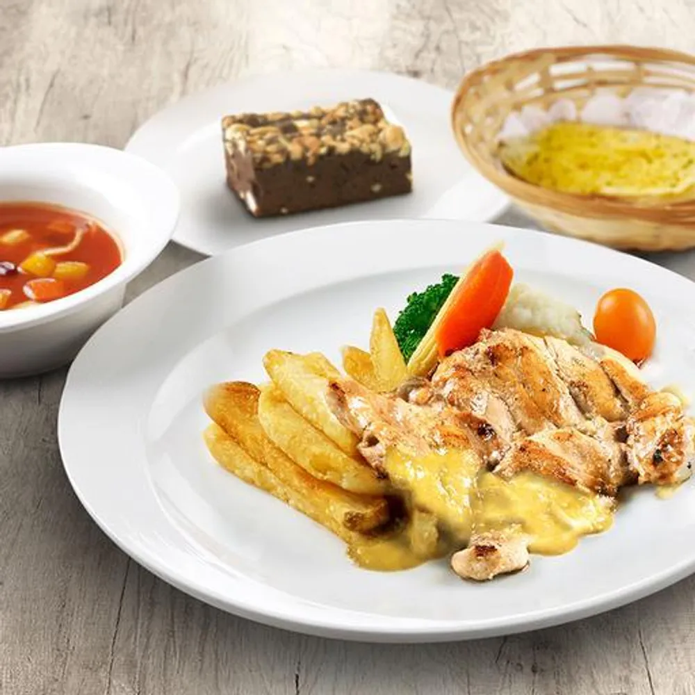 Set Lunch - Grilled Chicken Steak with Cheese Sauce (with Day's Soup and Day's Dessert)
