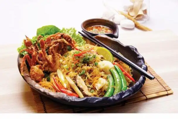 Fried Glass Noodle with Softshell Crab