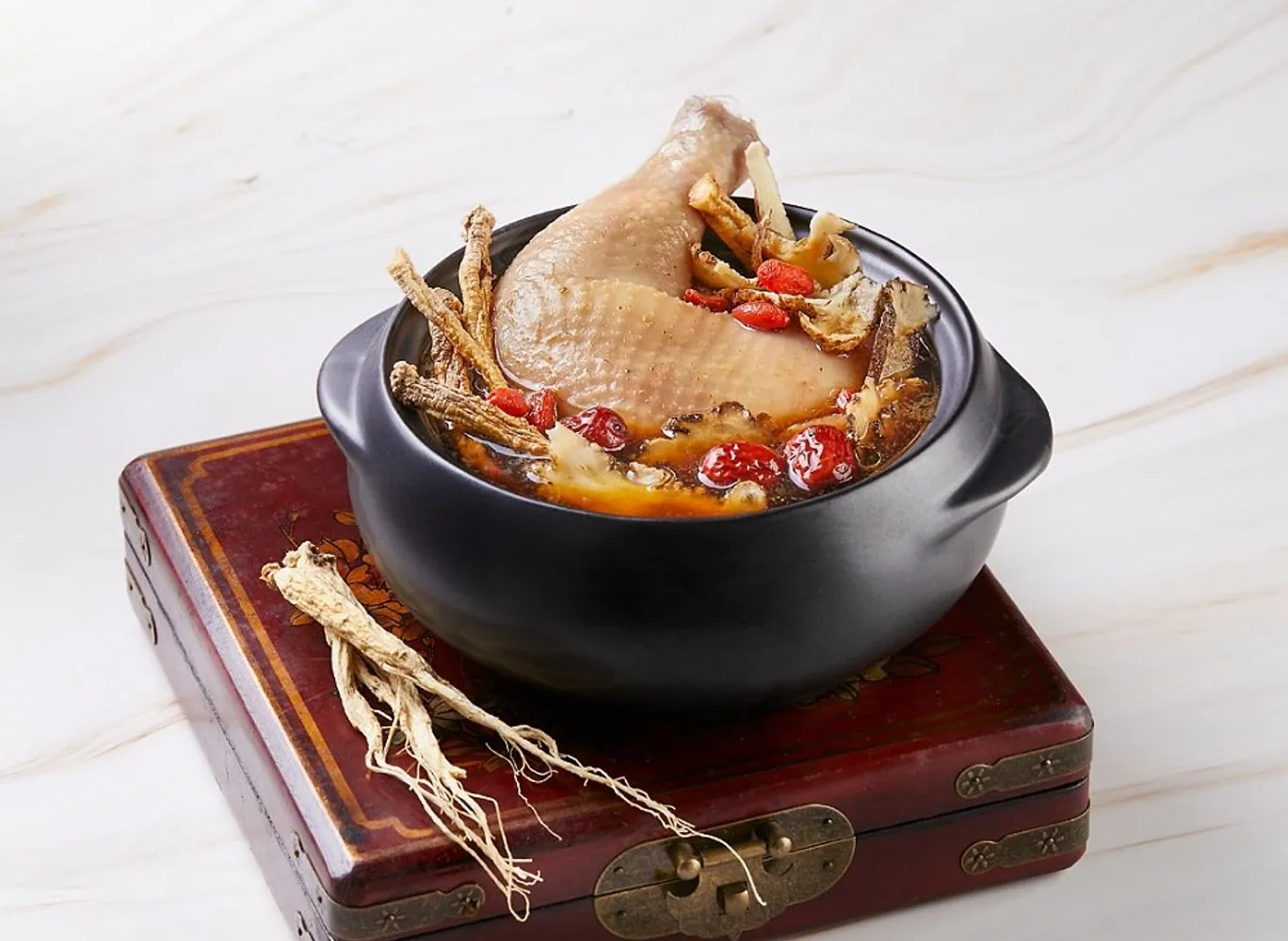 Ginseng Herbal Chicken Soup. Contains Dairy