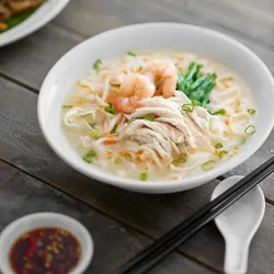 Ipoh Kway Teow Soup with Shredded Chicken + Prawns