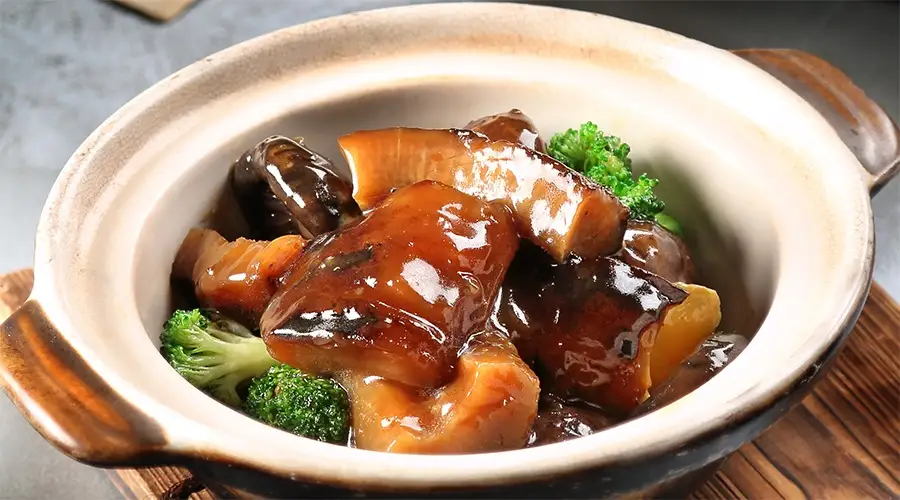 Braised Sea Cucumber with Black Mushrooms